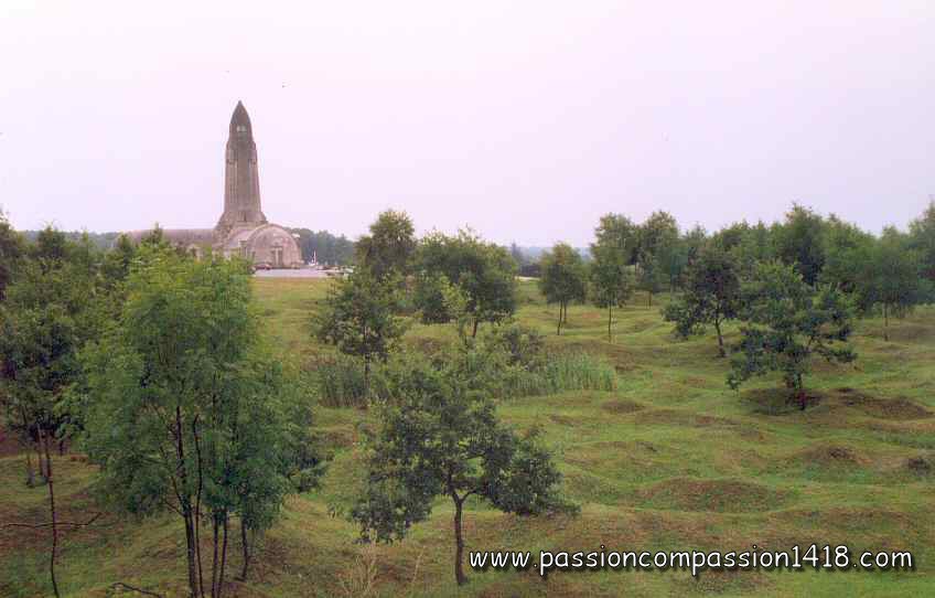 Sol retourné par les obus aux alentours de l'ouvrage de Thiaumont à Verdun