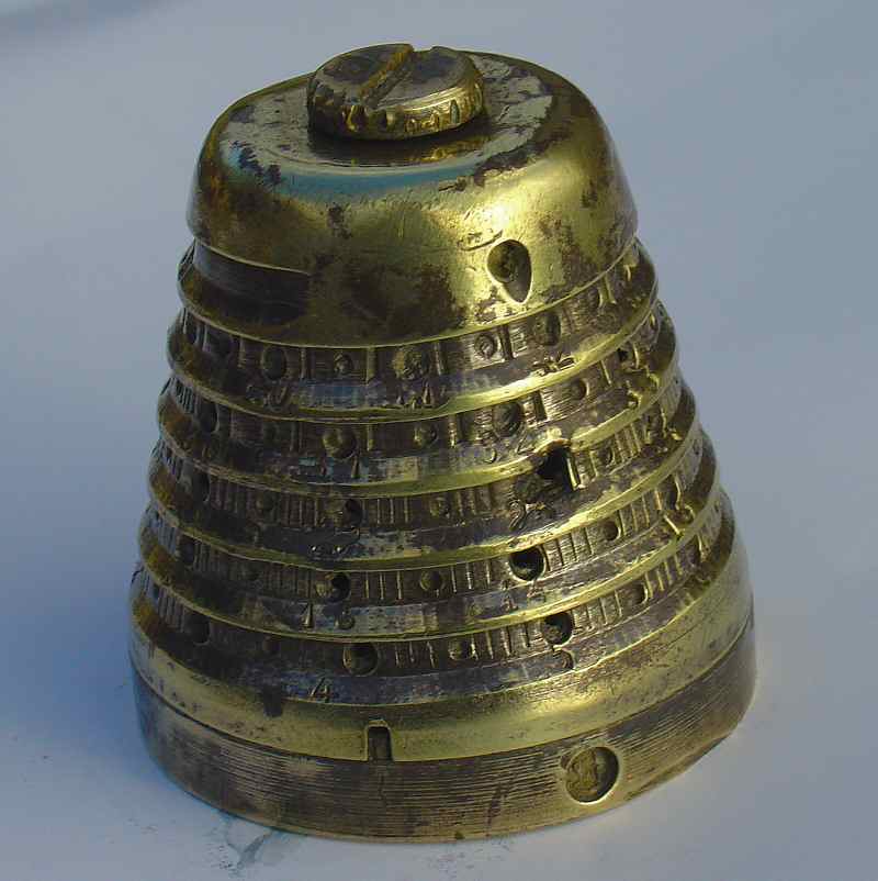 Time fuse 30/55 Mod 1889. Another vue, showing the punched hole made by the 'débouchoir' at the '23 seconds' graduation