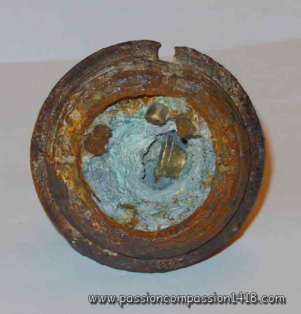 Fuse LKZ16. Remnants of the fuse brass mechanism 